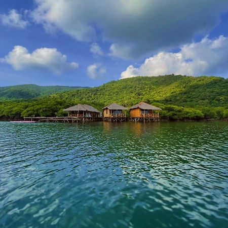Floating Paradise Karimunjawa Luaran gambar