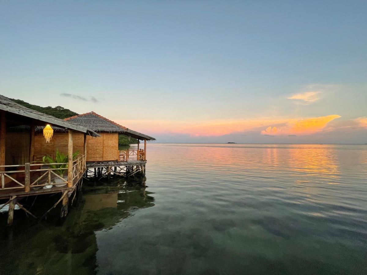 Floating Paradise Karimunjawa Luaran gambar